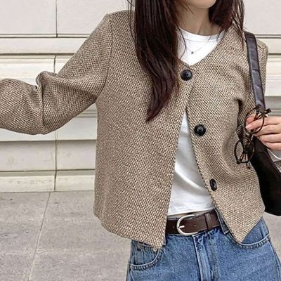 여성 쓰리버튼 트위드 세미 크롭 자켓