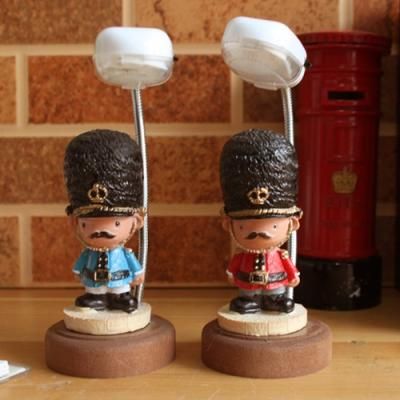 불빛아래 근위병 LED 미니 스탠드 3248