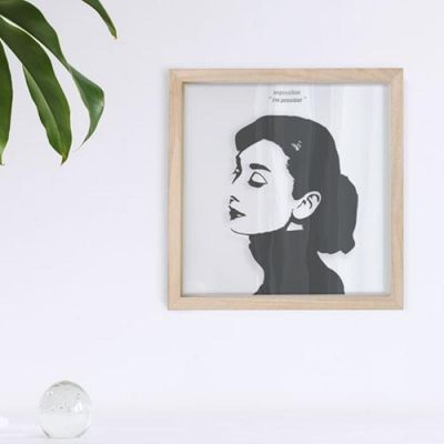 eh608-우드투명액자20X20_오드리햅번