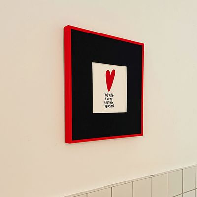 LOVING PERSON RED 컬러 프레임 30X30cm 