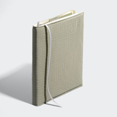 크기조절 가능한 모트모트 북커버