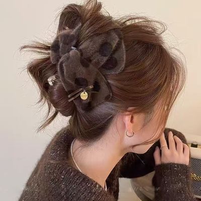 모에라 프렌치 퍼 도트 리본 삼각 헤어 집게핀