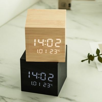 플라이토 우드 큐브 플러스 LED 탁상시계 인테리어