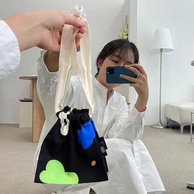브떼 블랙 연두 꽃 패턴 유니크 파우치 핸드메이드