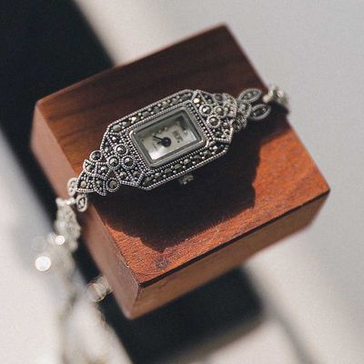 바이데이지 스퀘어 마카사이트 실버 시계 Bw0001