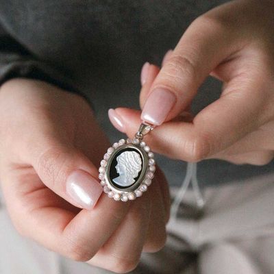 바이데이지 피치문스톤 카메오 실버 목걸이 Bn0606