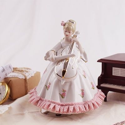 세라믹 첼로켜는 여인(YA-564B)