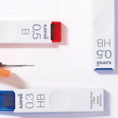 깔끔한 필기 번짐 방지 기능 나노다이아 샤프심 업그레이드 일제샤프 리필(WFLVPAE)