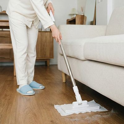 일회용 물티슈 사용 위생적인 밀대걸레 틈새 바닥청소