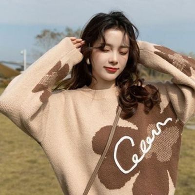 이쁘다요 위드기프트 플라워 스웨터 루즈핏 라인트리밍 고급(WFLQ2OC)
