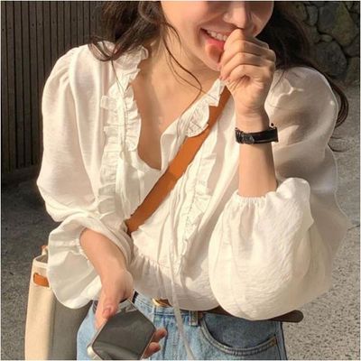 화이트 밀키 로맨틱 리본 프릴 블라우스