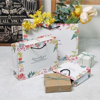 화이트 꽃무늬 레터링 쇼핑백 선물포장 종이백 플로랄
