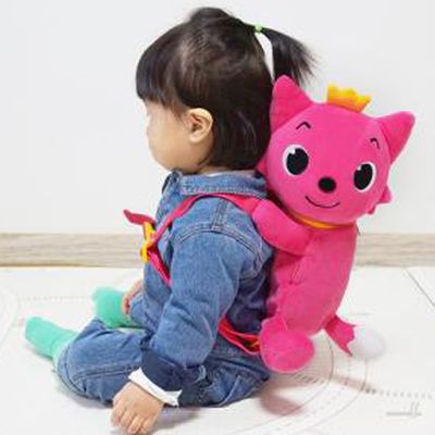 핑크퐁 인형 배낭