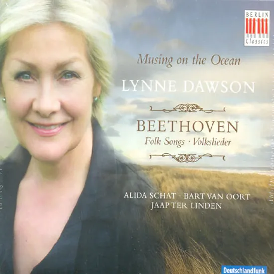 MUSING ON THE OCEAN/ LYNNE DAWSON