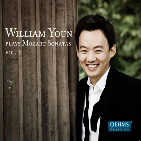 PLAYS MOZART SONATAS VOL.2 [윤홍천: 모차르트: 피아노 소나타 2집]