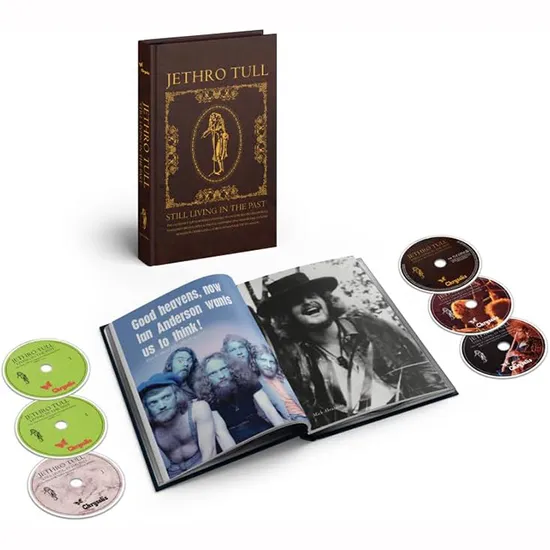 STILL LIVING IN THE PAST [CD+BLU-RAY BOXSET]