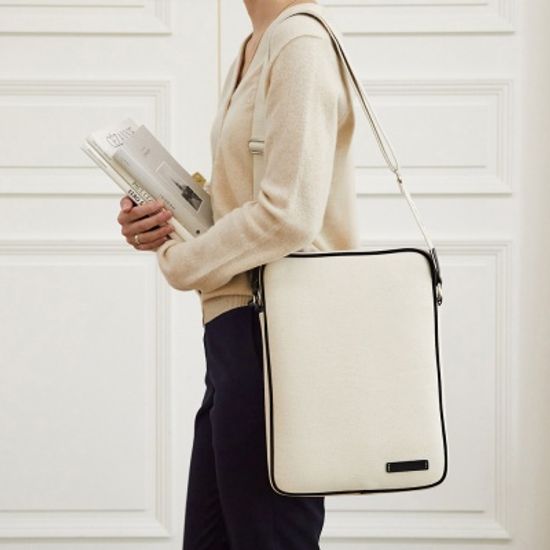 이너프 레더 랩탑백 13인치