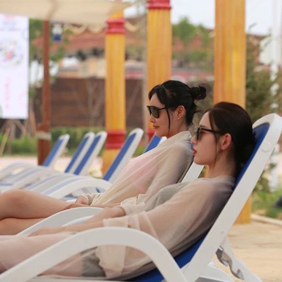 비치 야외 수영장 호텔 썬베드 의자02