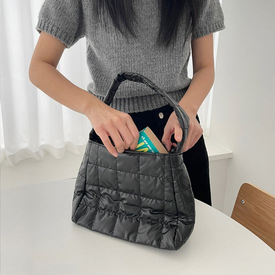 글로시 패딩 미니백