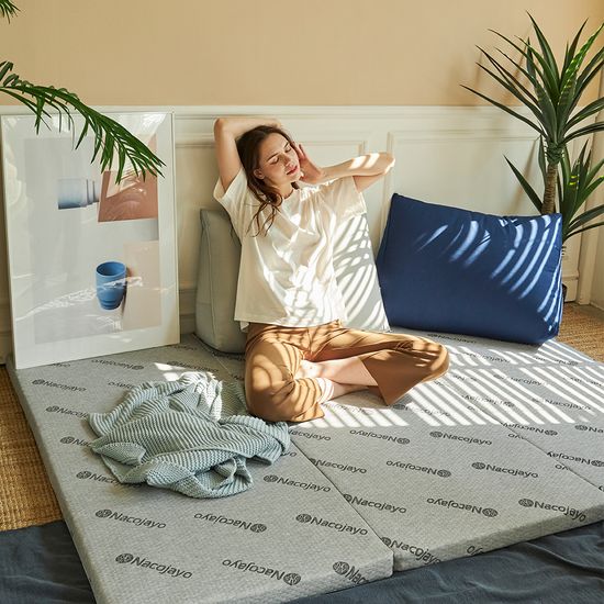 나코자요 3단 접이식 매트리스 에어코일 고분자 토퍼