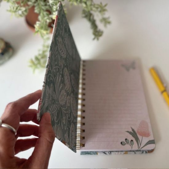 스프링저널 Flora & Fauna