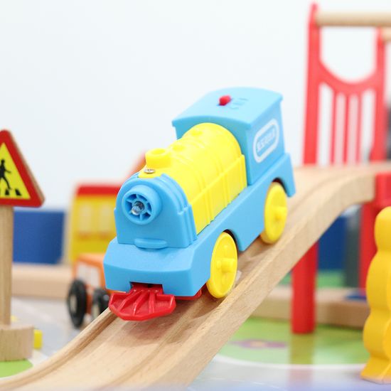 토도리브로 전동기차