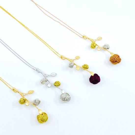 꽃가지 목걸이
