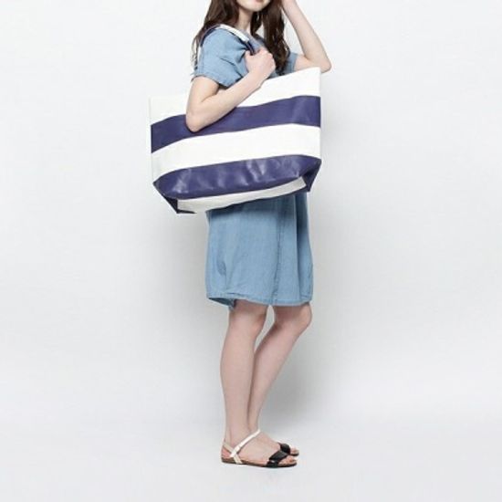 오르네 스트라이프 보더 숄더백 PEVA 방수백