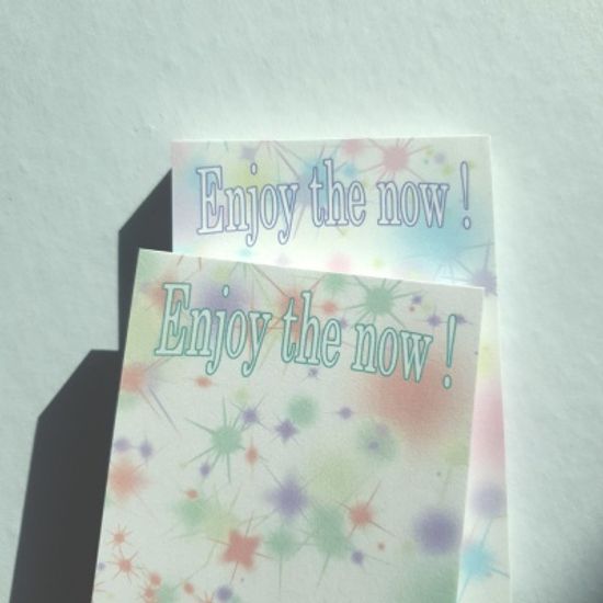 enjoy the now 메모지