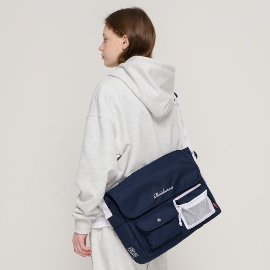 허쉬 메쉬 포켓 크로스 메신저백 (네이비)