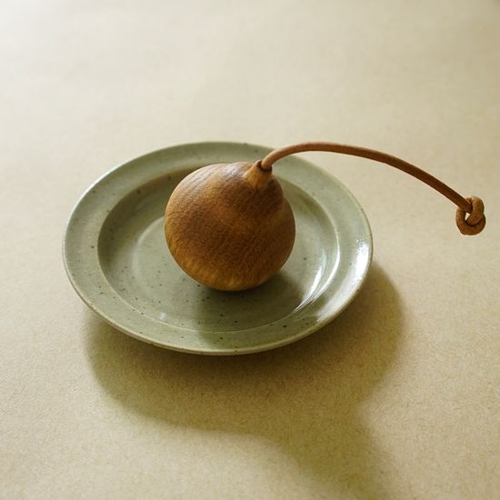 프룩투스 페이퍼 웨이트