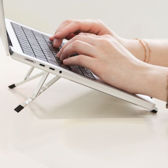 바투카 6단 조절 143g 초경량 접이식 노트북 거치대