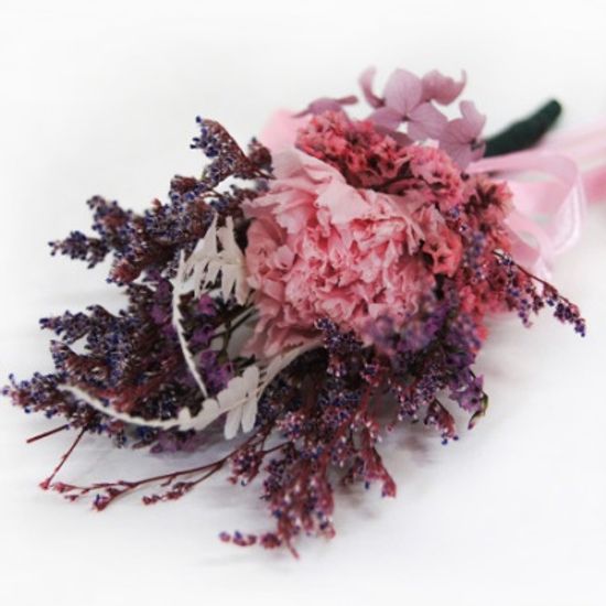 프리저브드 카네이션 코사지