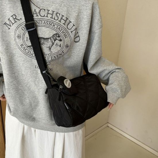 여성 데일리 퀼팅 원통형 미니파우치 패브릭 크로스백