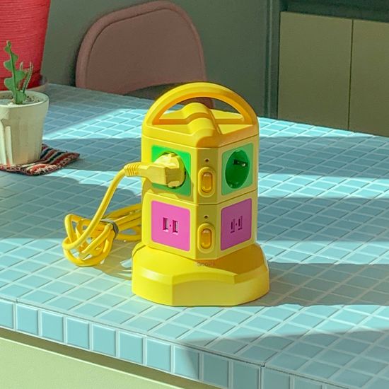 수피 비비드 컬러 디자인 멀티탭 