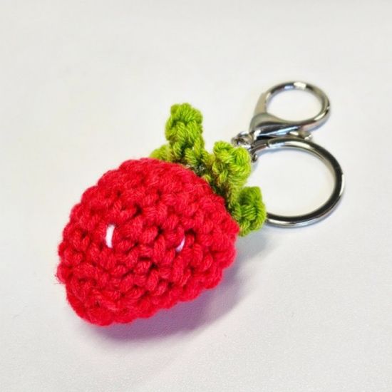 손뜨개 딸기 뜨개 키링 키홀더 가방 장식 고리