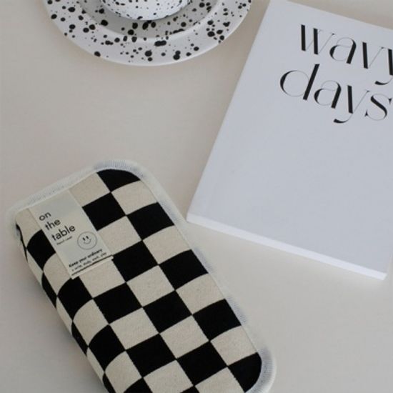 on the table 펜케이스 (checkerboard) 