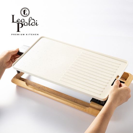 레오폴디 펠리즈 화이트 전기 그릴 VMK-2305GLQ