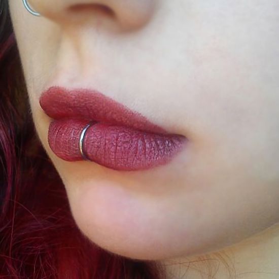 가짜 입술 페이크 피어싱 입찌 코찌 귀찌 입술링