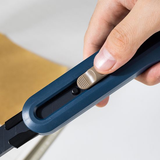 누사인 메탈 사무용 커터칼 소형