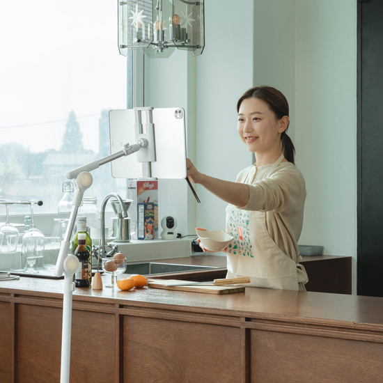 이코노미쿠스 침대 태블릿 아이패드 거치대 스탠드