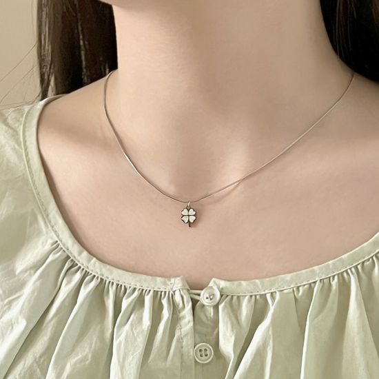 [선물포장/써지컬스틸] 행운의 자개 클로버 이니셜 목