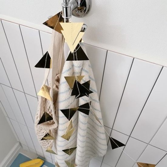 Gold Triangle Garland 골드삼각가랜드