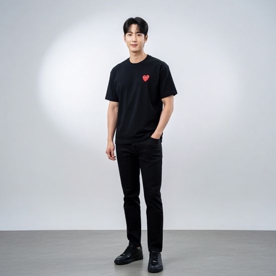 꼼데가르송 레드와펜 라운드 반팔티셔츠