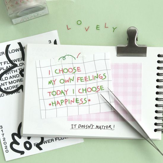 아이코닉 두들 알파벳 키스컷 테이프