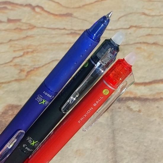 파이롯트 지워지는 볼펜 프릭션 0.5mm 23EF