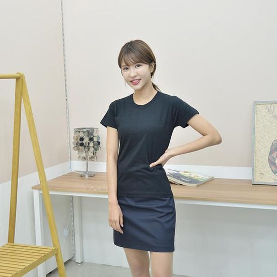교복몰 라인이 잡혀있는 여자 검정 반팔티 교복