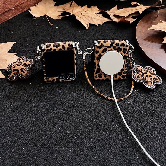 갤럭시z플립 7 6 5 호피 맥세이프 호환 스트랩 케이스