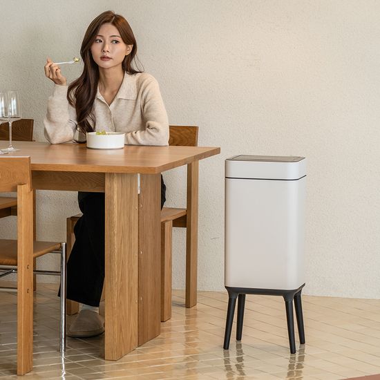 [다룸] 자동센서 오존살균 쓰레기통 슬릿형 26L