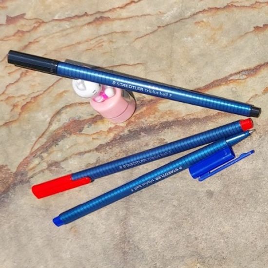 스테들러 트리플러스 0.7mm 삼각 유성볼펜 437F 1다스